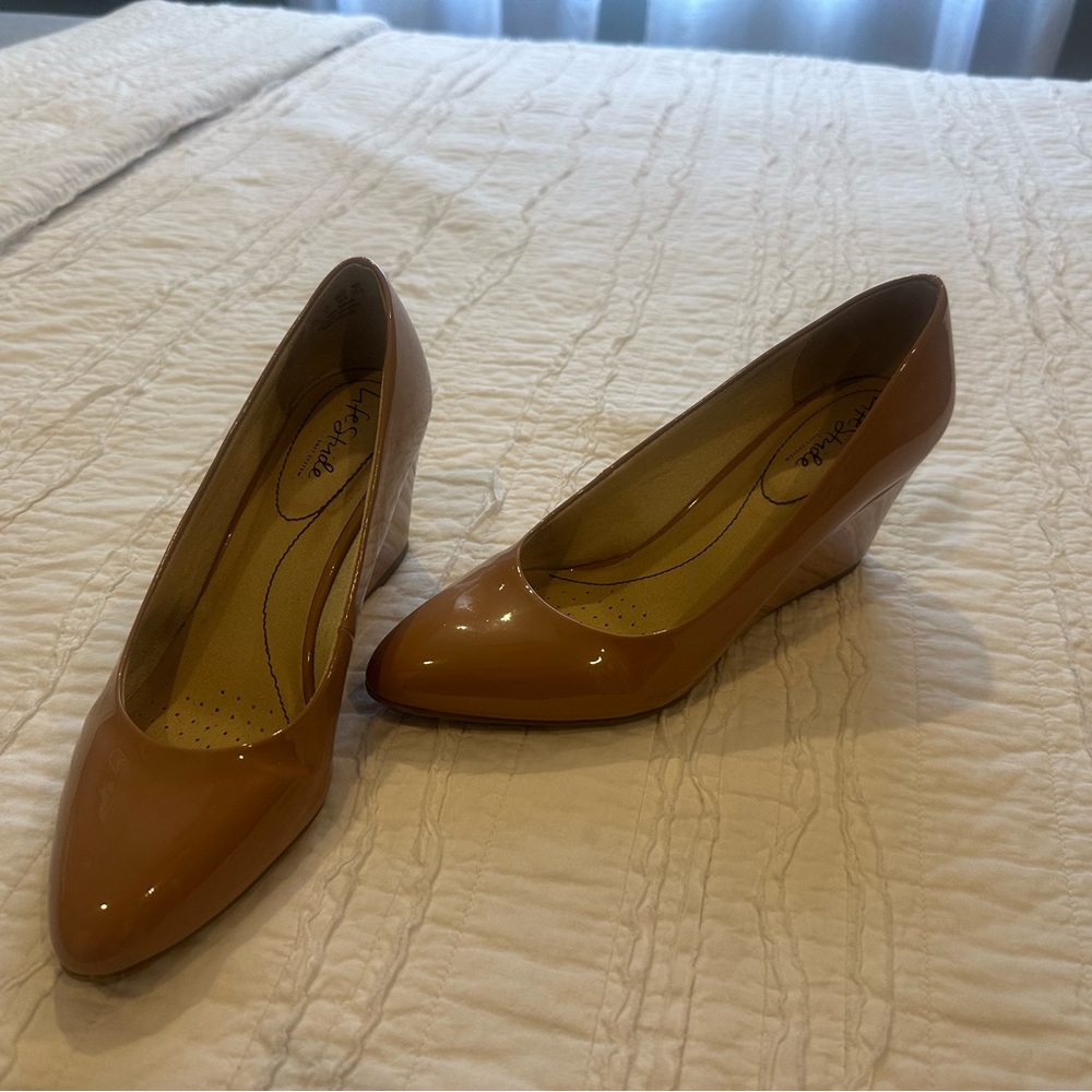 Life Stride Tan Patent Wedges - 9.5 - like new